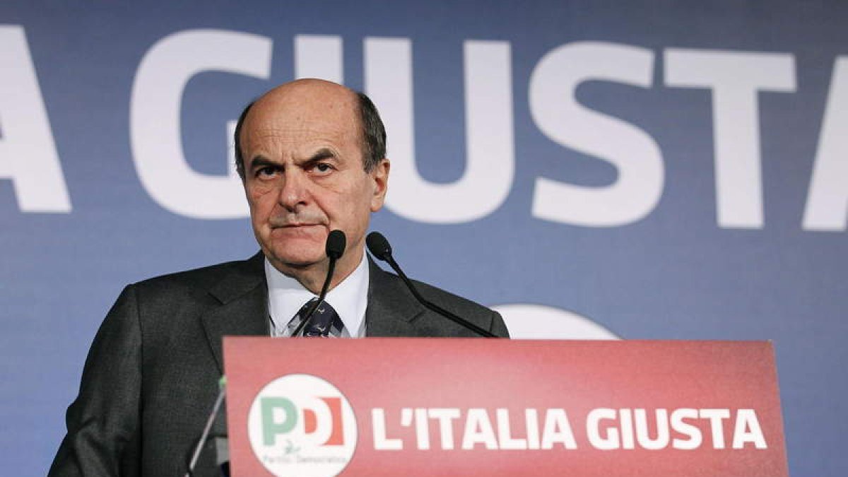 El líder del centroizquierda italiano, Pier Luigi Bersani, en una rueda de prensa.