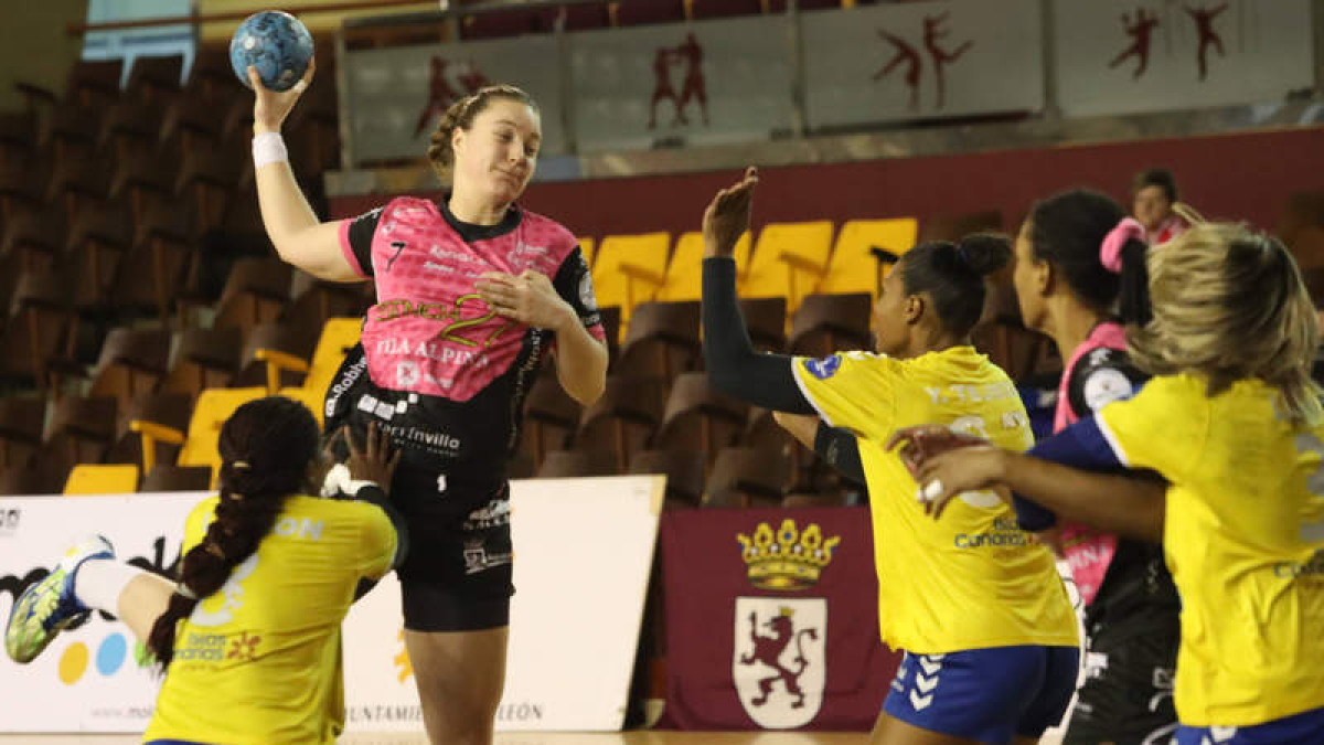 Marta Méndez forzó la prórroga y fue la máxima anotadora de su equipo. RAMIRO