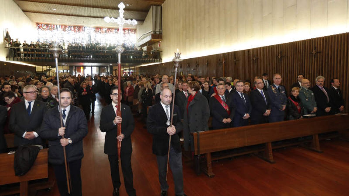 Un momento del acto de la plegaria de ayer en el Santuario de La Virgen del Camino. JESÚS F. SALVADORES