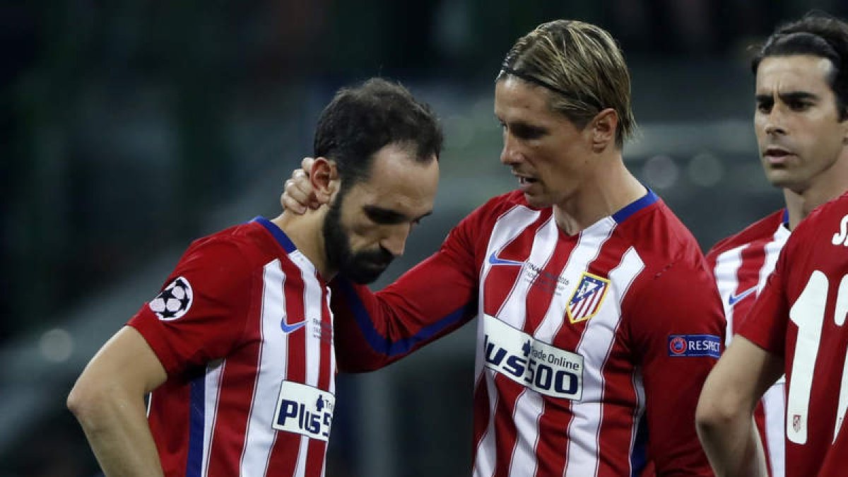 Juanfran, que falló un penalti, vivio en la final de Champions su peor momento como jugador. BALLESTEROS