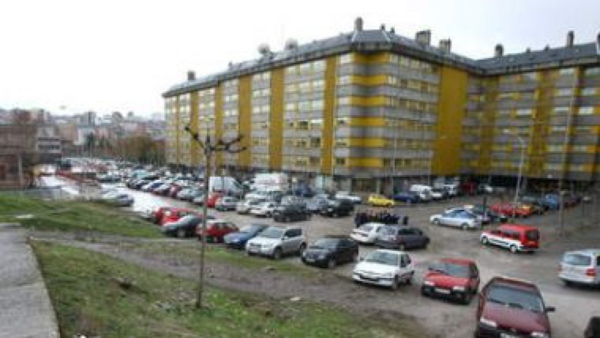 La zona trasera del centro comercial La Máquina presenta este estado