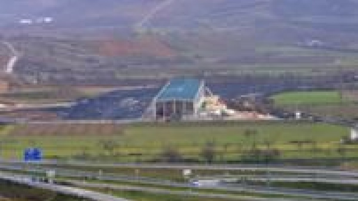 El polígono industrial de Vilela cuenta con dos nuevas parcelas de 128.000 metros desde ayer