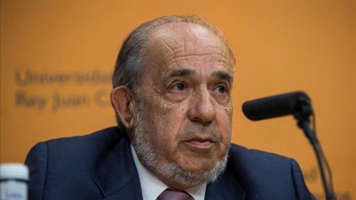 Enrique Alvarez Conde, exdirector del máster de Cristina Cifuentes.