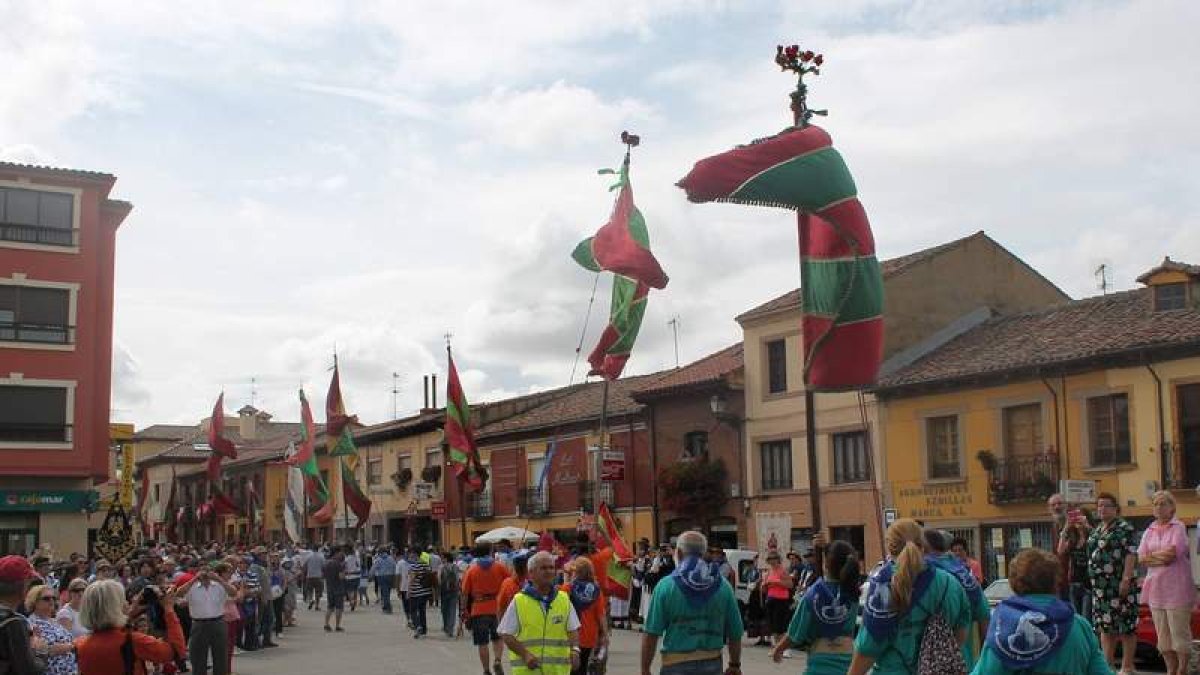 Momento de la llegada de los peregrinos a Mansilla.