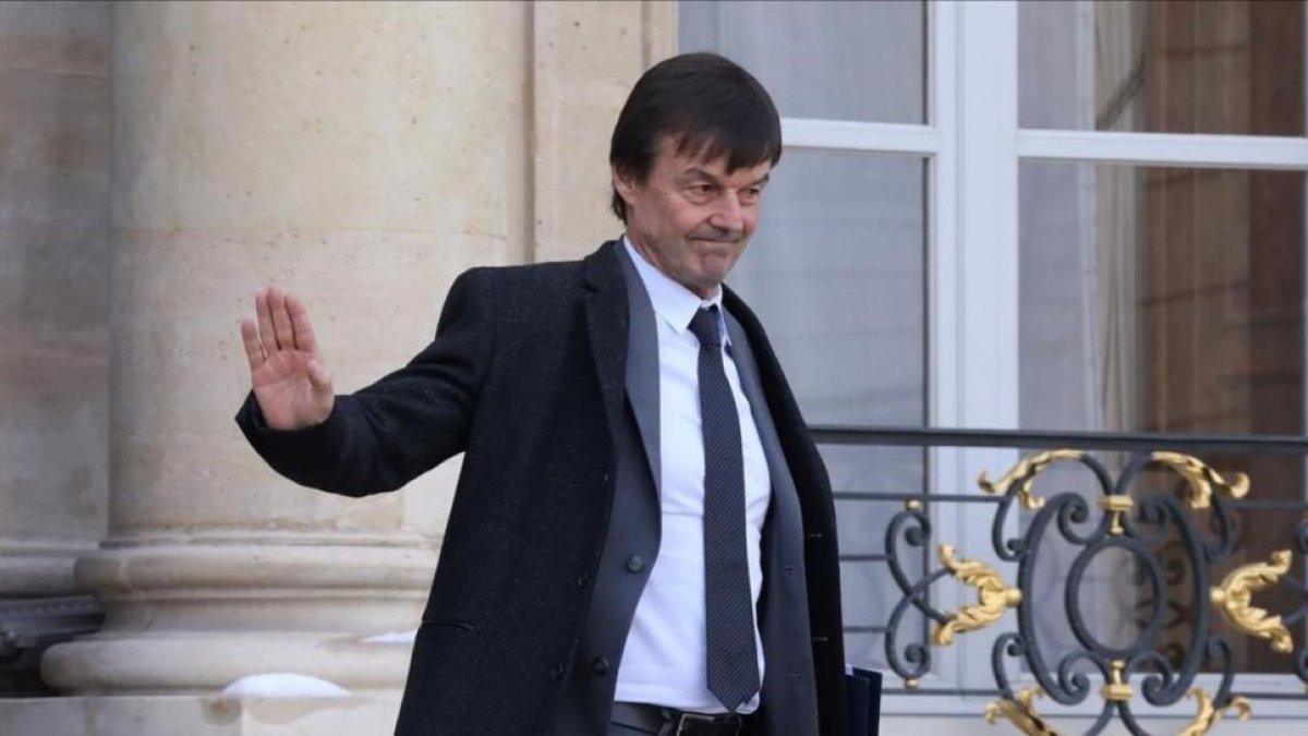 El ministro Nicolas Hulot abandona el Palacio del Elíseo.