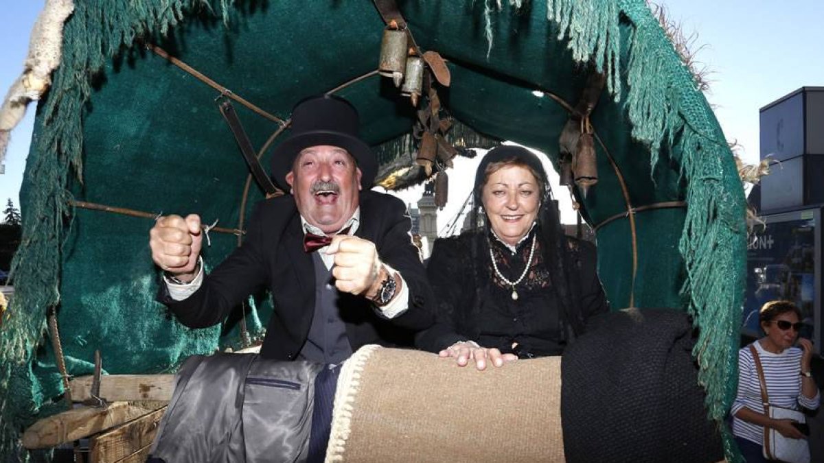Celebración de la ‘Boda de viudos’, durante la romería de 'La Melonera'