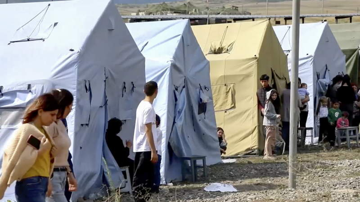 Imagen de refugiados de Nagorno Karabaj en territorio ruso. EFE