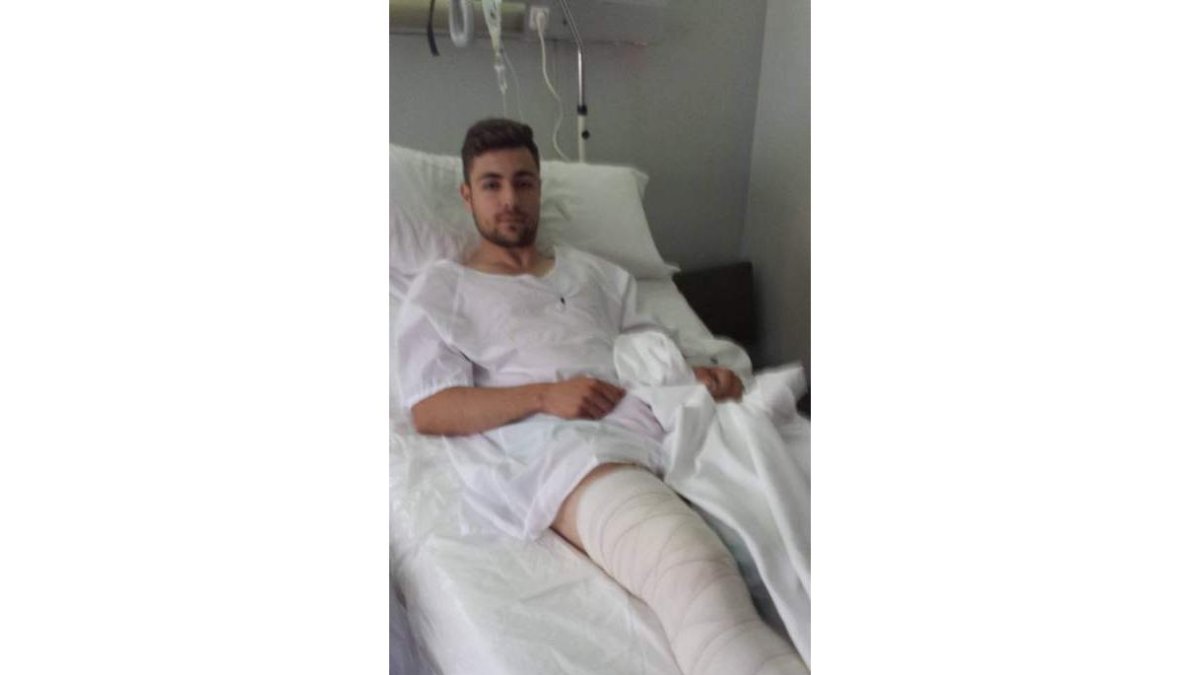 Cristian después de su intervención quirúrgica
