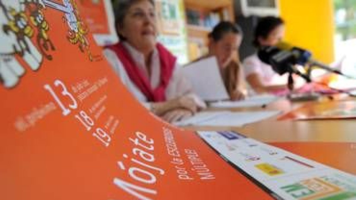 La campaña Mójate por la Esclerosis Múltiple tendrá entre sus sedes las piscinas de La Robla