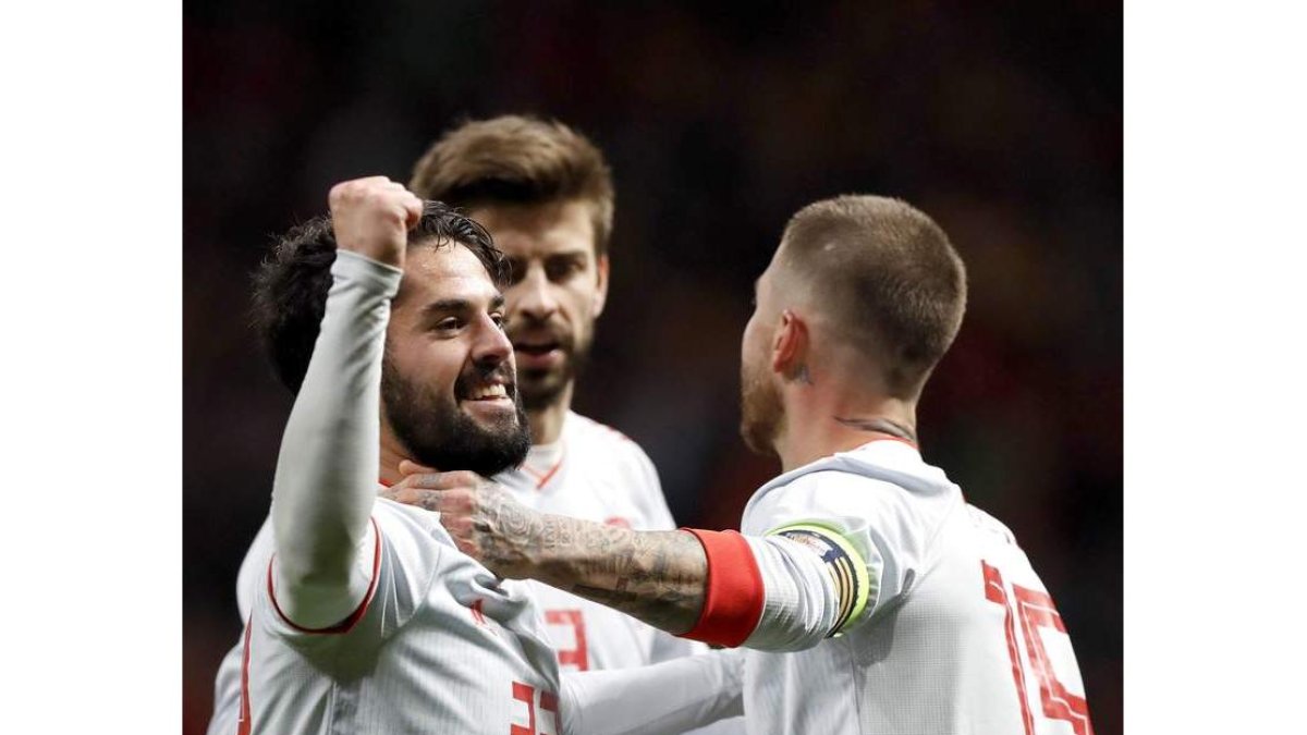 Isco guía a una selección española que muestra su mejor versión en el último amistoso antes de conocer la lista para el Mundial.