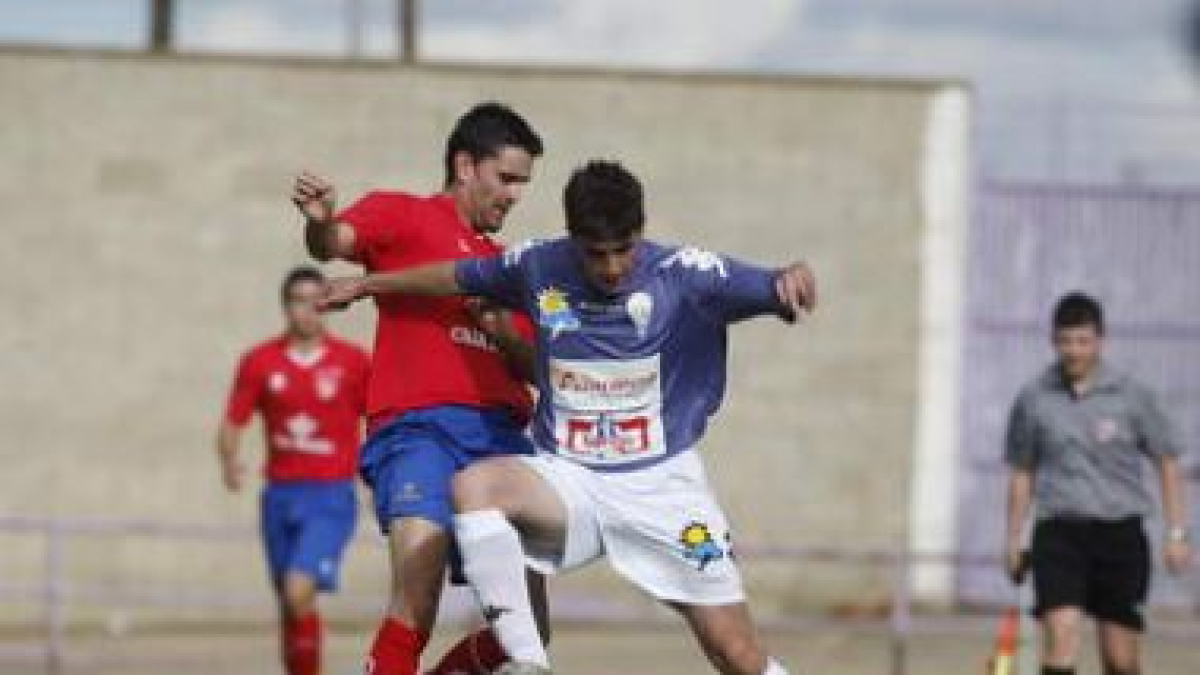 El equipo bañezano logró un triunfo trabajado en el derbi.