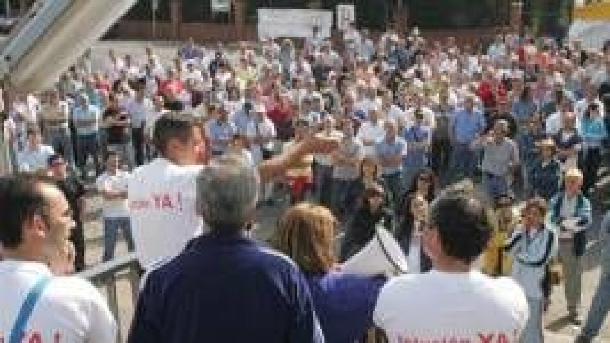 La asamblea celebrada ayer decidió dar por terminada, de momento, la huelga indefinida