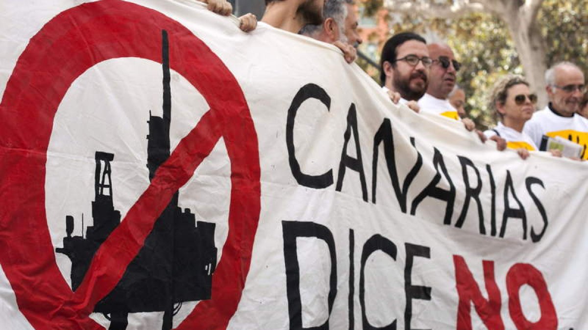 Una manifestación contraria a las prospecciones.