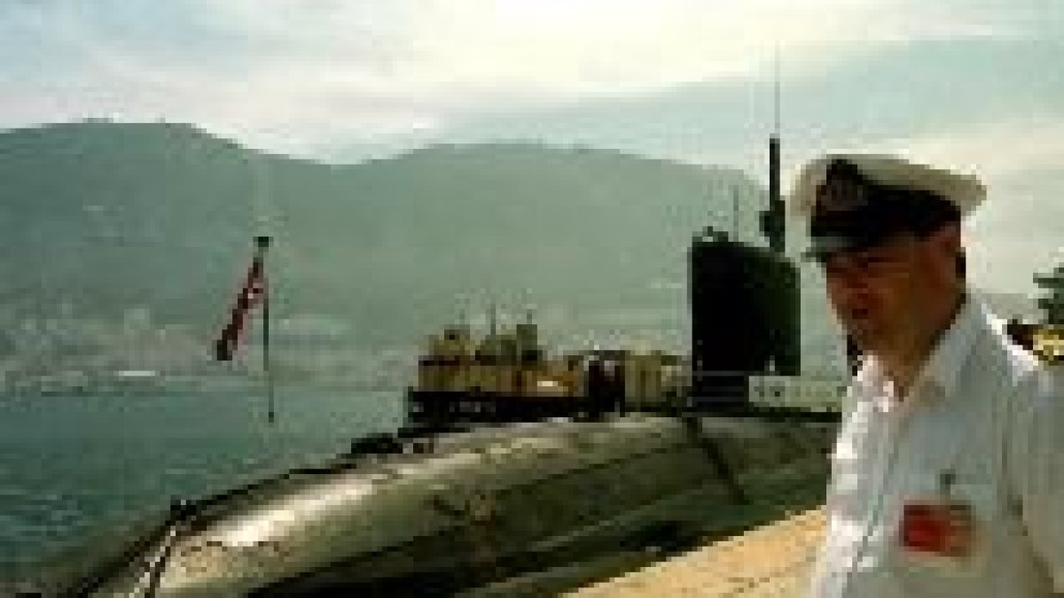 El submarino de ataque británico Tireless, durante su estancia en Gibraltar para ser reparado
