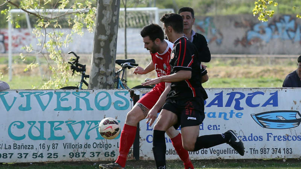 Leoneses y salmantinos firmaron tablas en un partido sin apenas ocasiones.