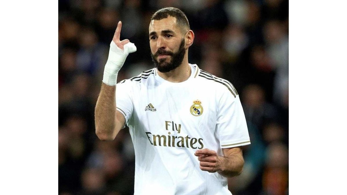 Benzema amplía una temporada más su vinculación con el Madrid.