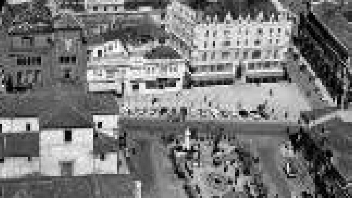 La plaza de san Marcelo en fotografía aérea, inédita, hacia 1959