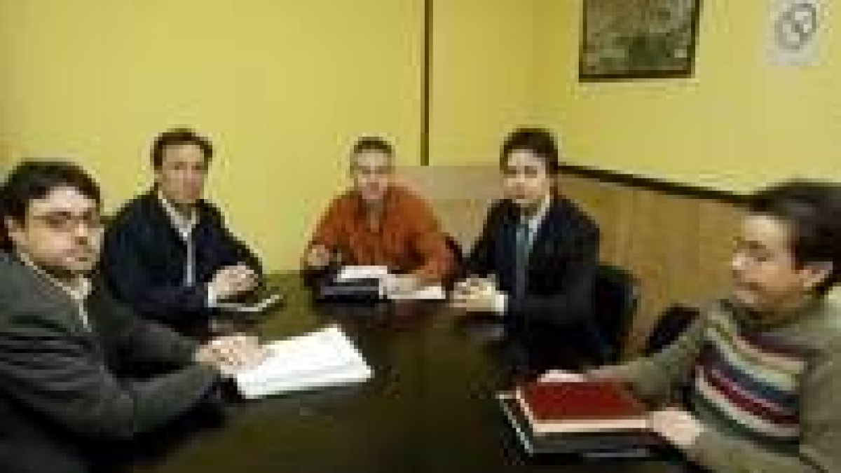 Pedro Muñoz, el segundo por la izquierda, con la CGT