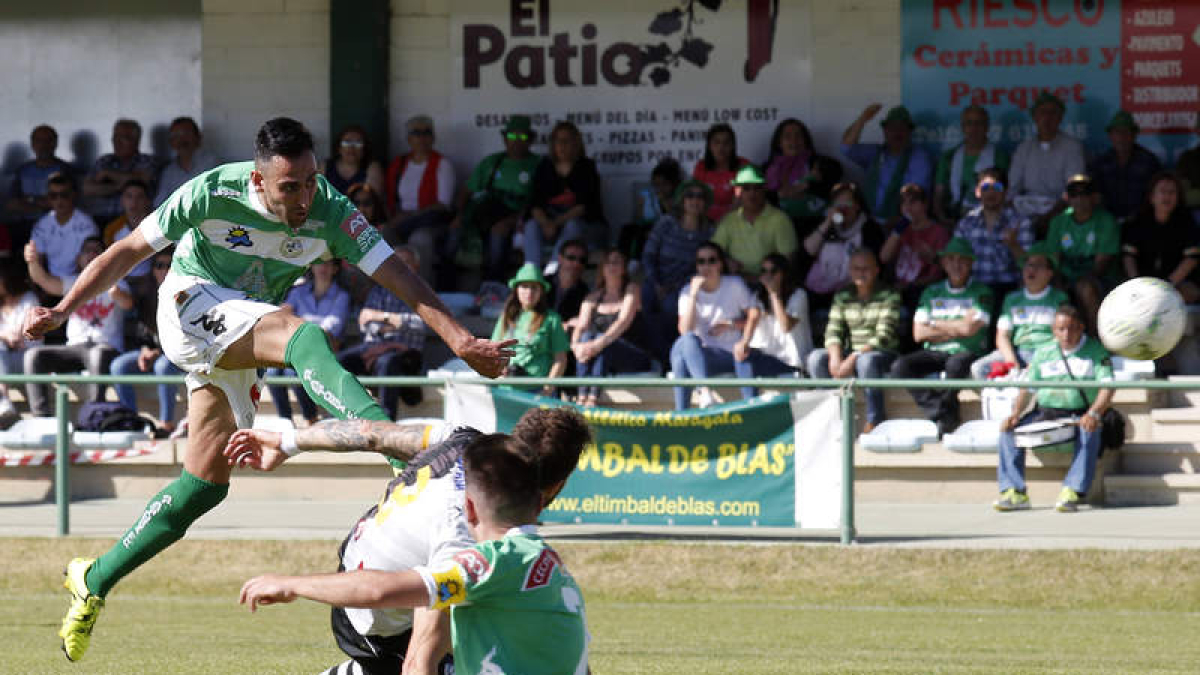 Roberto Puente volverá a ser la gran referencia ofensiva de un equipo maragato que busca marcar en campo contrario. MARCIANO PÉREZ