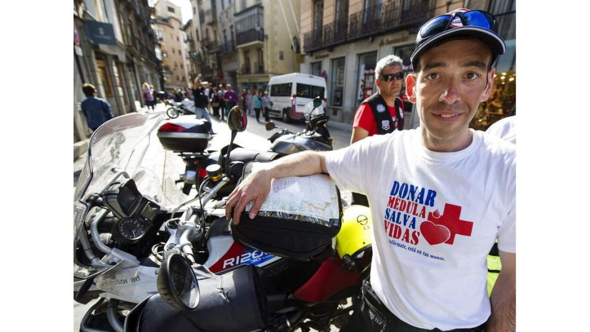 José Luis estará presente mañana viernes en León con su campaña por la médula.