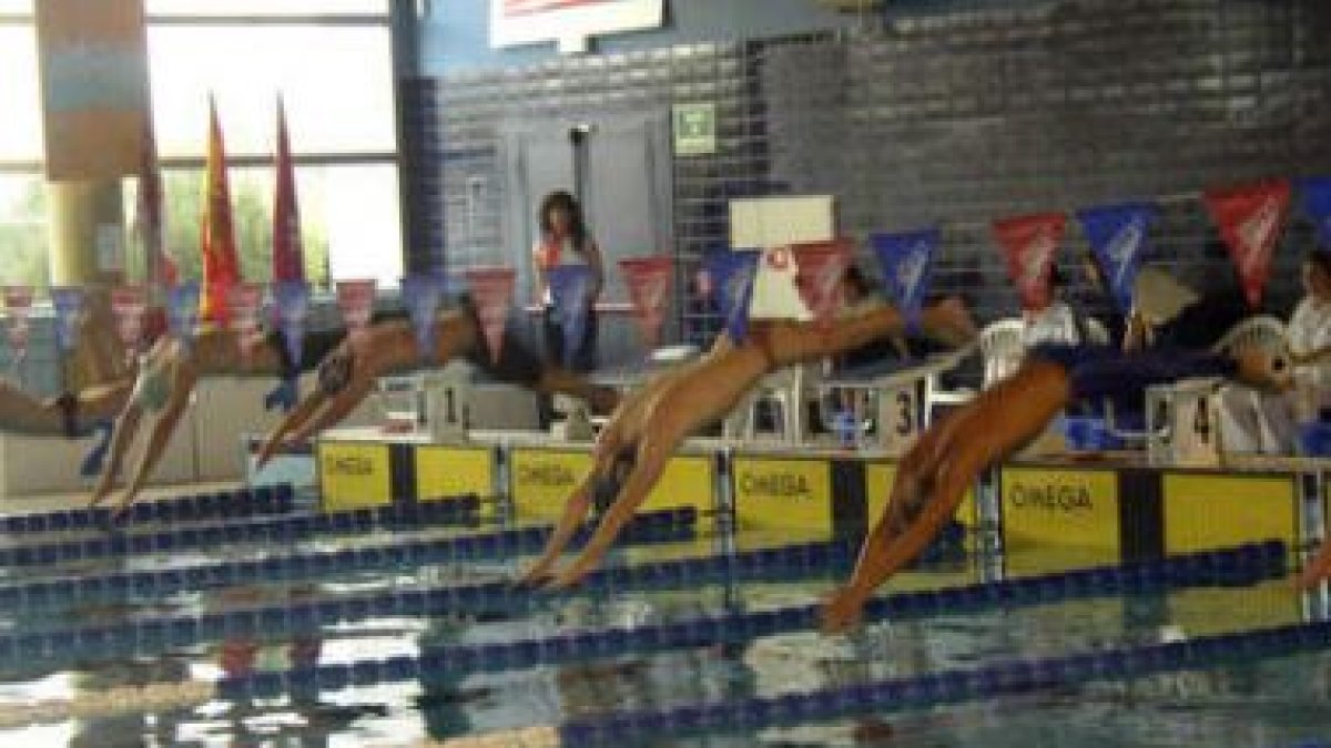 Participantes de la competición de natación celebrada en La Palomera.