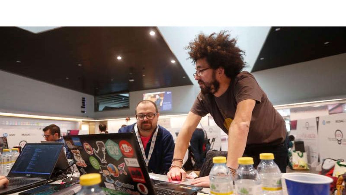 Tormenta de ideas de HP en el Musac contra la España vaciada