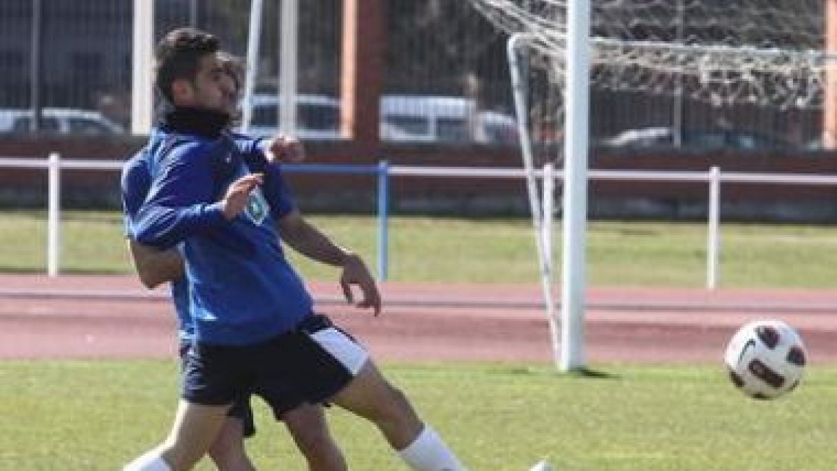 Jano puede regresar al equipo ante las importantes bajas en defensa.