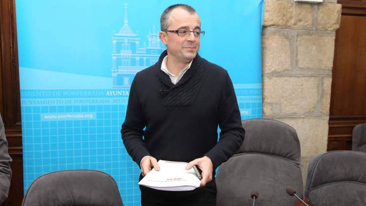 El concejal de Acción Social, Luis Antonio Moreno, durante la rueda de prensa ofrecida ayer.