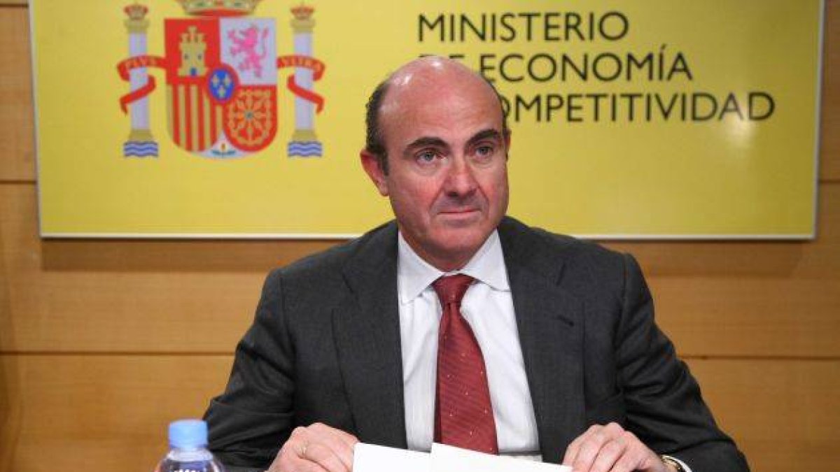 Luis de Guindos, durante la rueda de prensa.