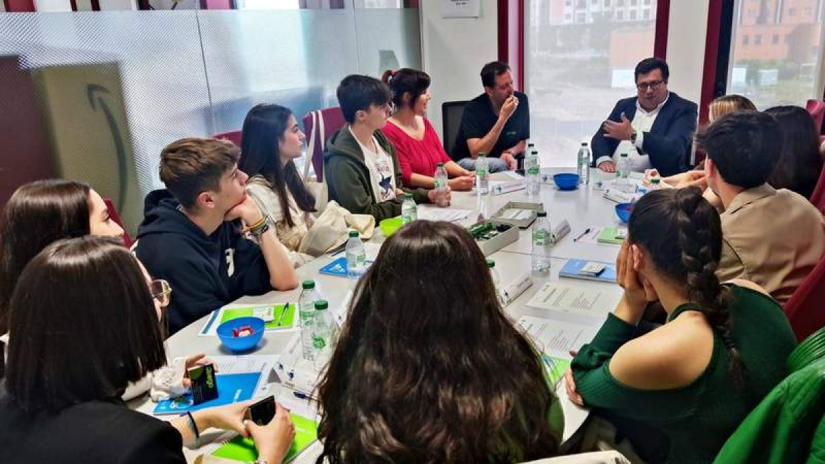 Un momento del Consejo Junior celebrado ayer en la empresa IRiego. DL
