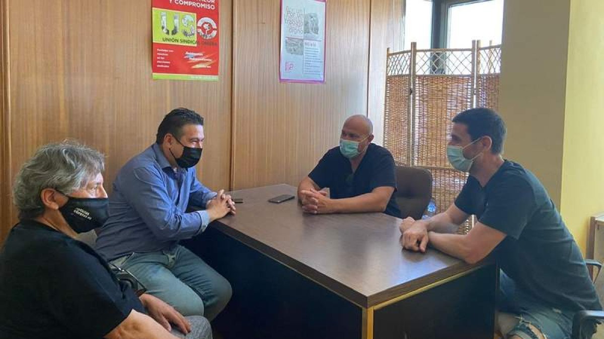 Reunión de los leonesistas con el comité de LM. DL
