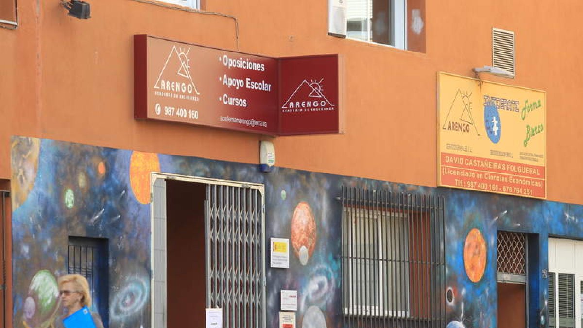 Academia Marengo se ubica en la calle Ángel Barja.