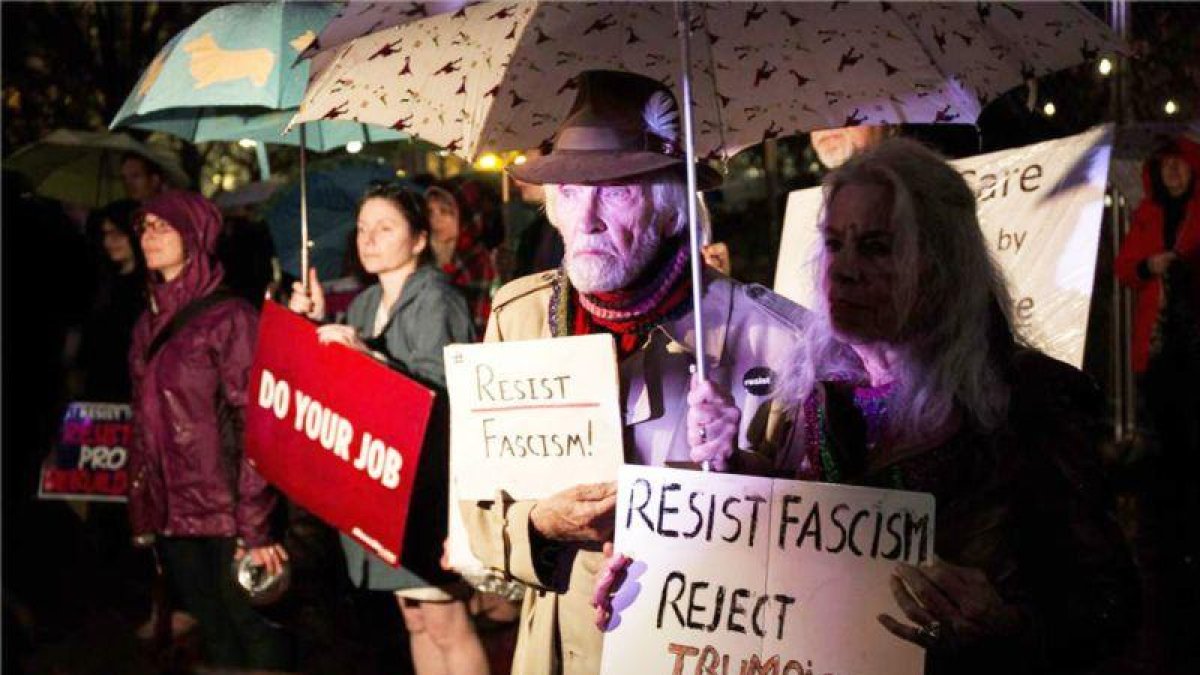Protesta contra el presidente de EEUU, Donald Trump, en el exterior de la Casa Blanca.