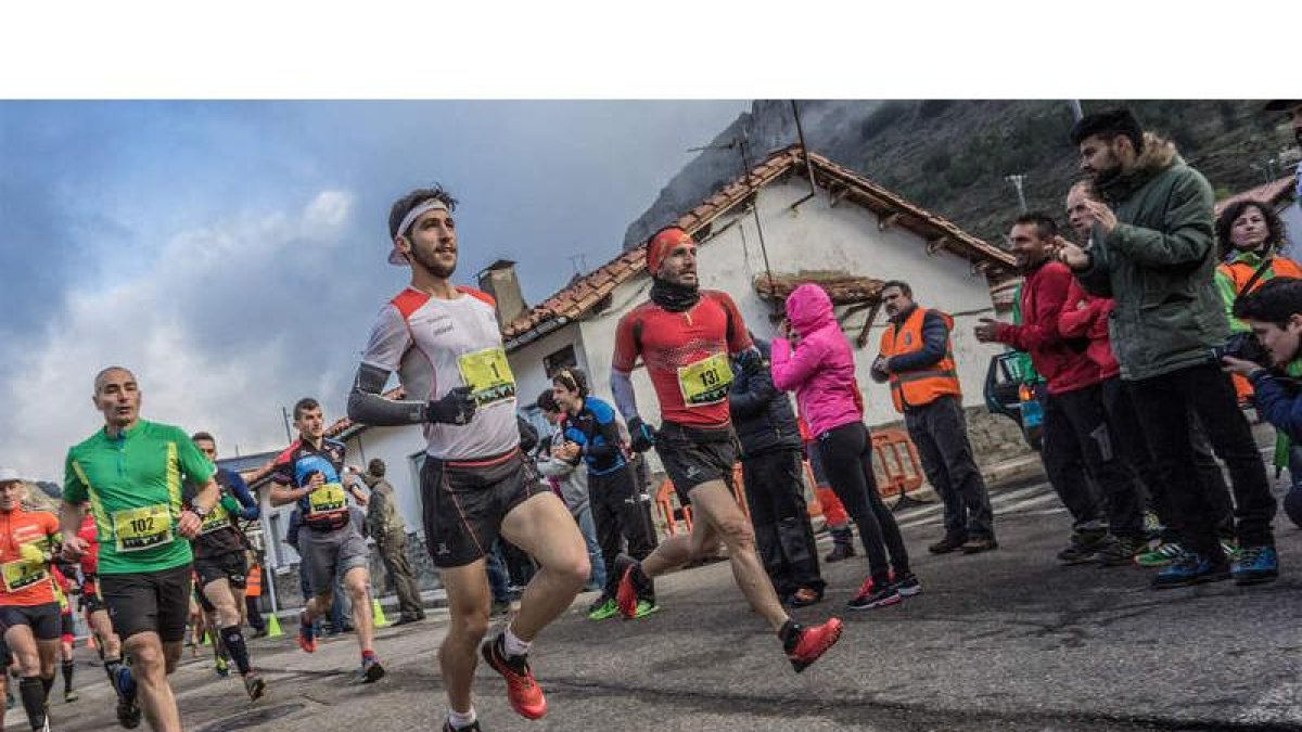 El corredor Pablo Villa, en una edición de la Biosfera, respalda también el proyecto de la nueva carrera de montaña. MARÍA CIÑERA