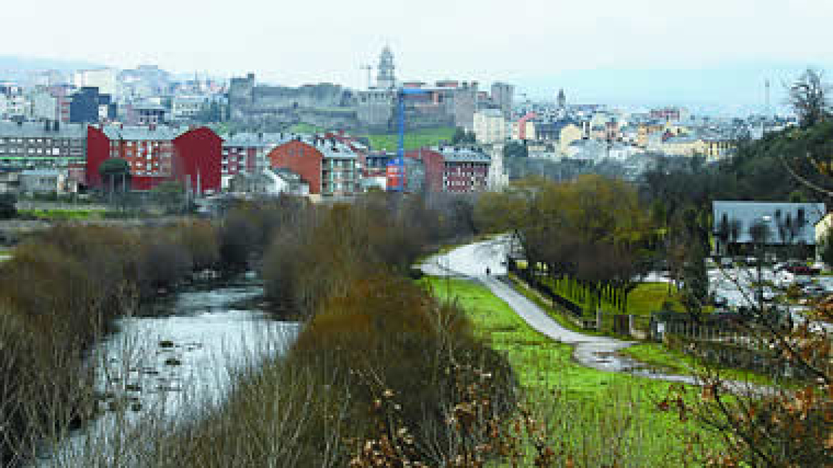El río Sil, ayer, entre el Pajariel y el barrio de la Estación.
