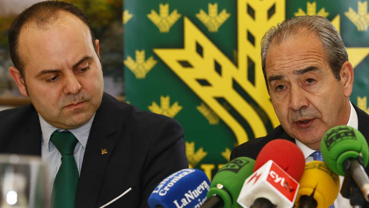 Alejandro Hidalgo y Cipriano García, ayer en la presentación de los resultados.