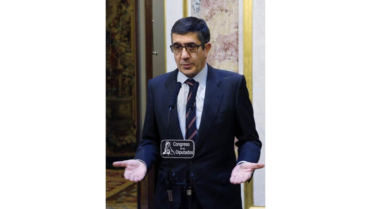 López, en la rueda de prensa que ofreció ayer. SERGIO BARRENECHEA