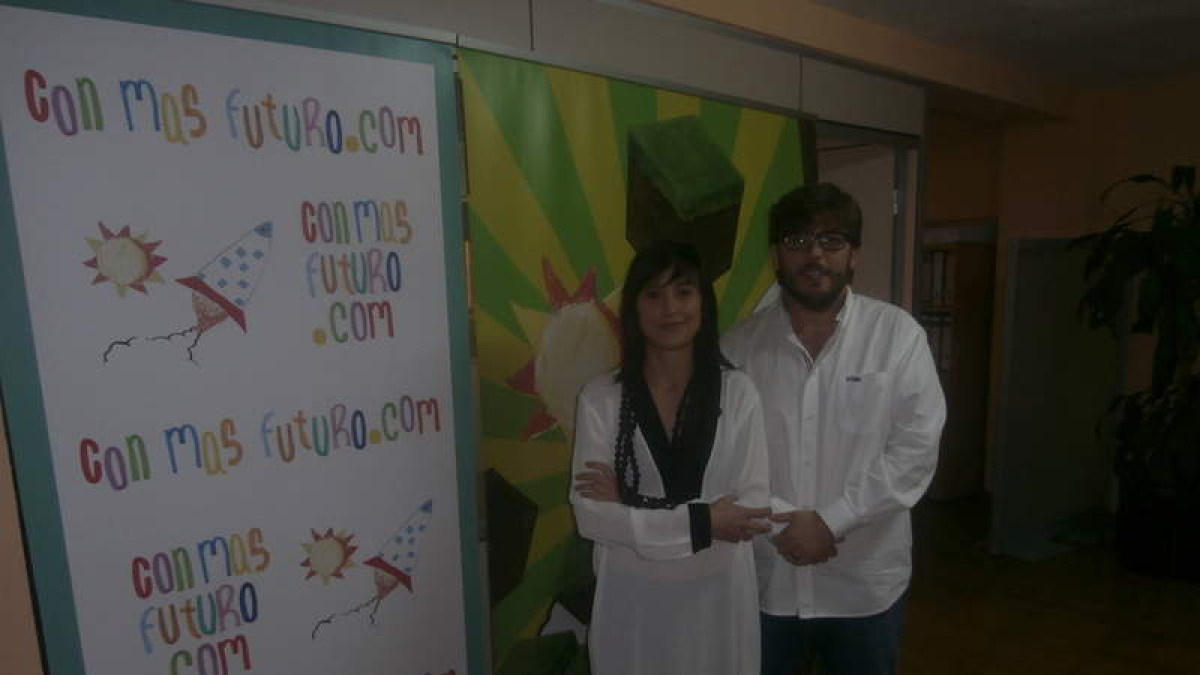 Elena Emperador y Manuel Balseiro, la semana pasada, en su oficina en la capital leonesa.