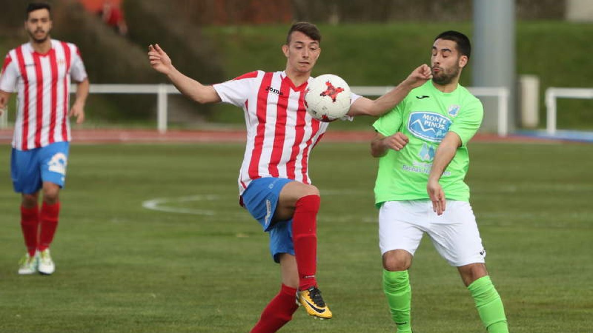 El Bembibre sumó un triunfo vital frente al Almazán. L. DE LA MATA