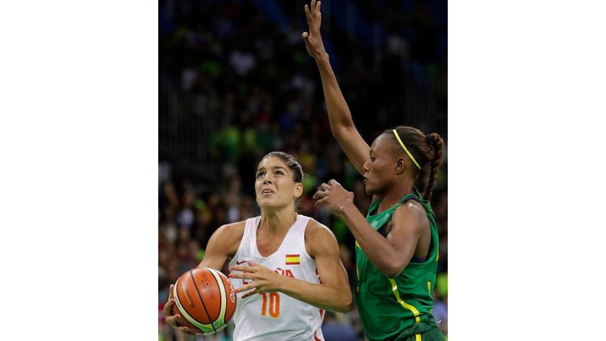 España no encontró rival en la selección de Senegal. XHEMAJ