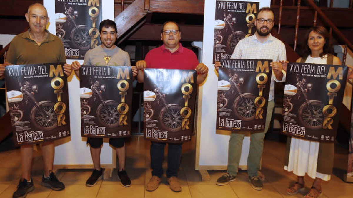 Presentación de la Feria del Motor que acogerá La Bañeza desde el viernes. RAMIRO