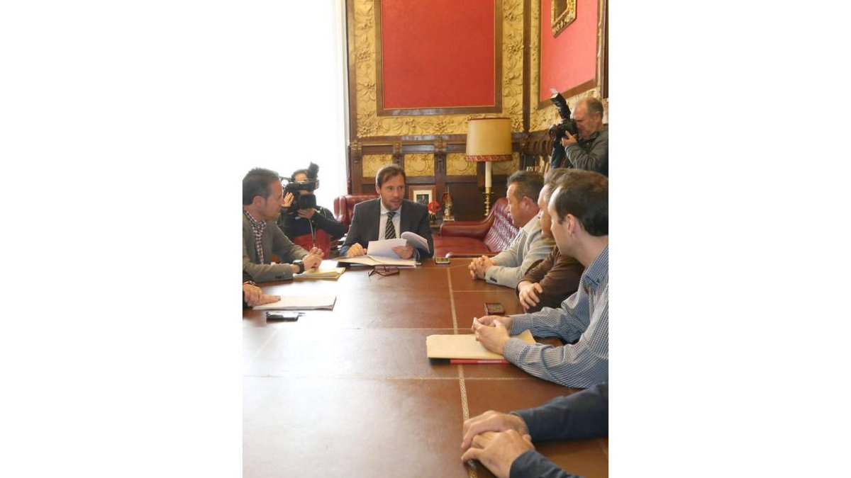 Puente se reunió con los representantes de los trabajadores. D. D. M.