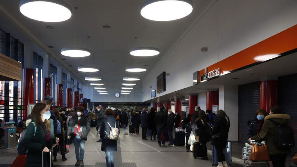 Terminal de viajeros de la estación de Adif de León. FERNANDO OTERO
