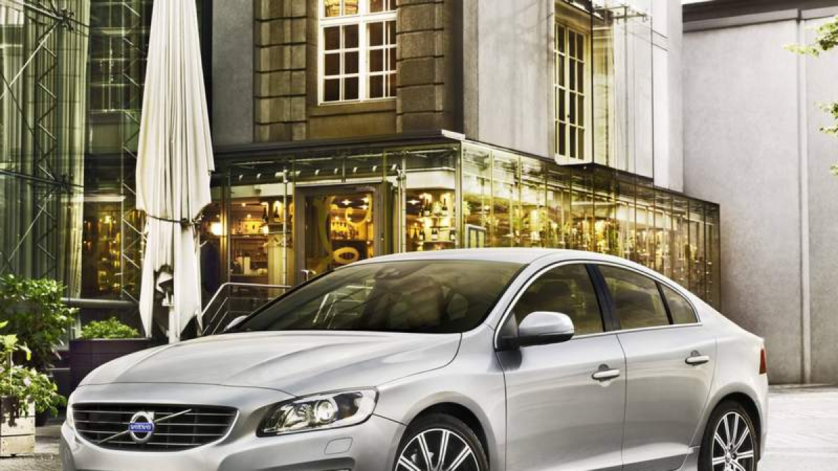 Frontales más expresivos y deportivos en los renovados Volvo S60, V60 y XC60.