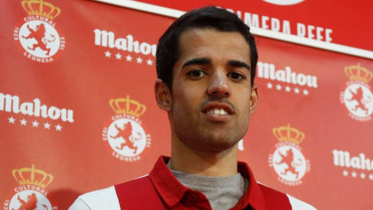 Solís vuelve a ser elegido ‘Jugador Cinco Estrellas’ de la Cultural, en esta ocasión de marzo. FERNANDO OTERO