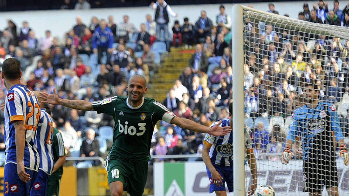 Yuri marcó el 0-2 en la visita a Riazor de abril del 2014. ALFAQUÍ