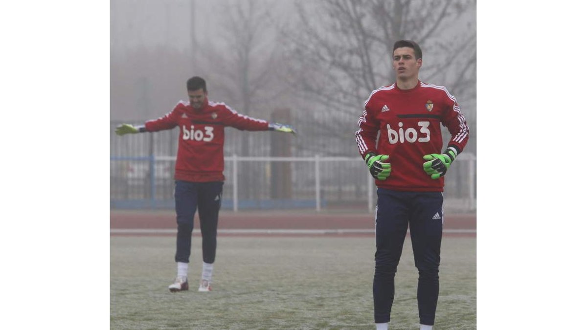 Arrizabalaga, a la derecha, durante un entrenamiento.