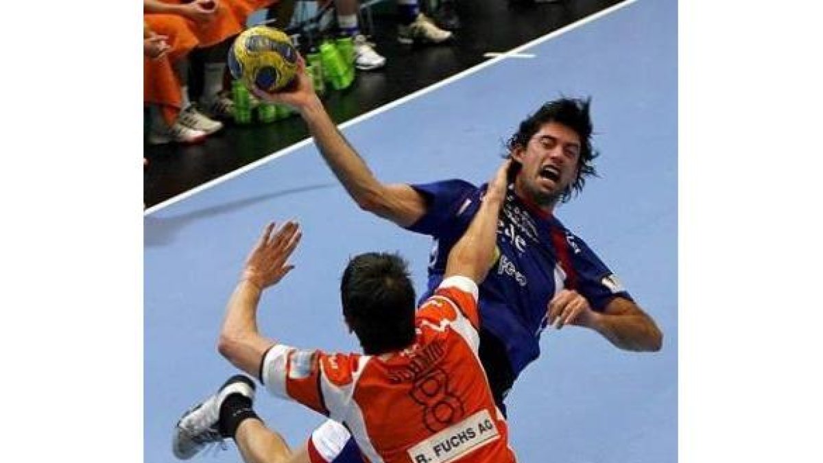 Jorge García Vega durante el partido de competición europea ante el Amicitia suizo