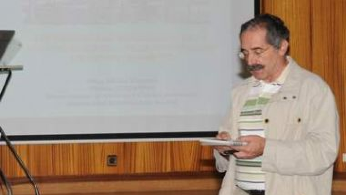 Estanislao de Luis Calabuig, durante las jornadas.