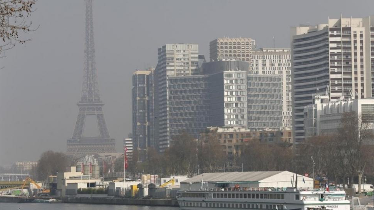 París bajo la contaminación, en marzo del 2014.